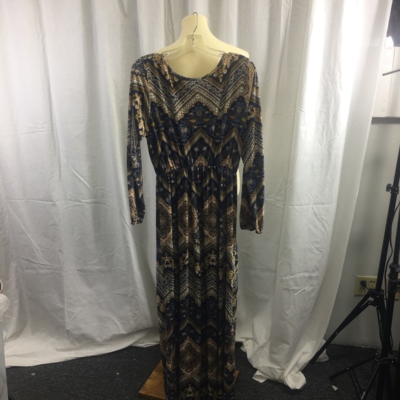 Long Dress with wrap front - Picture 2 of 8